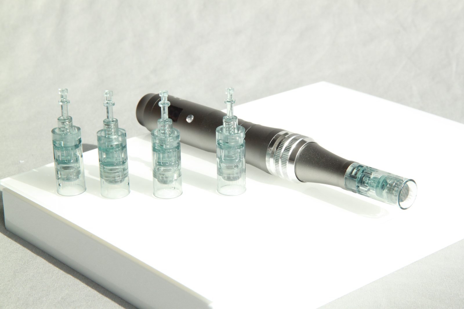 Cartuchos de microagujas con los que funciona el microneedling en consulta